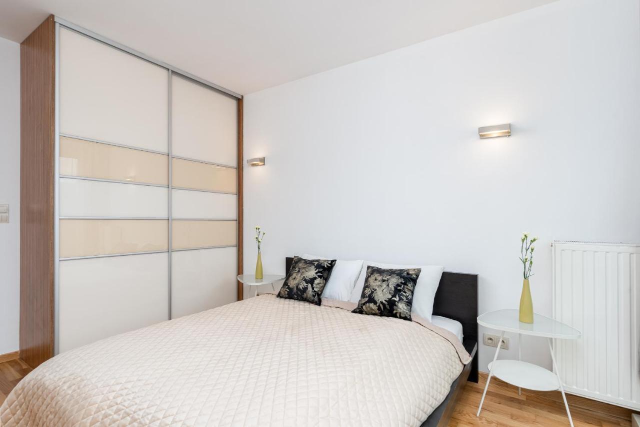 Modern Apartments With Free Parking Spot كراكوفيا المظهر الخارجي الصورة