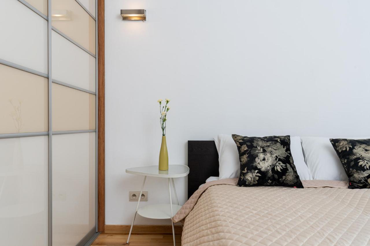 Modern Apartments With Free Parking Spot كراكوفيا المظهر الخارجي الصورة